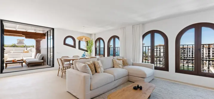 Sale of penthouse duplex in La Duquesa 3