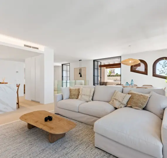 Sale of penthouse duplex in La Duquesa