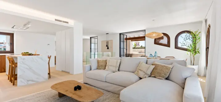 Sale of penthouse duplex in La Duquesa 4