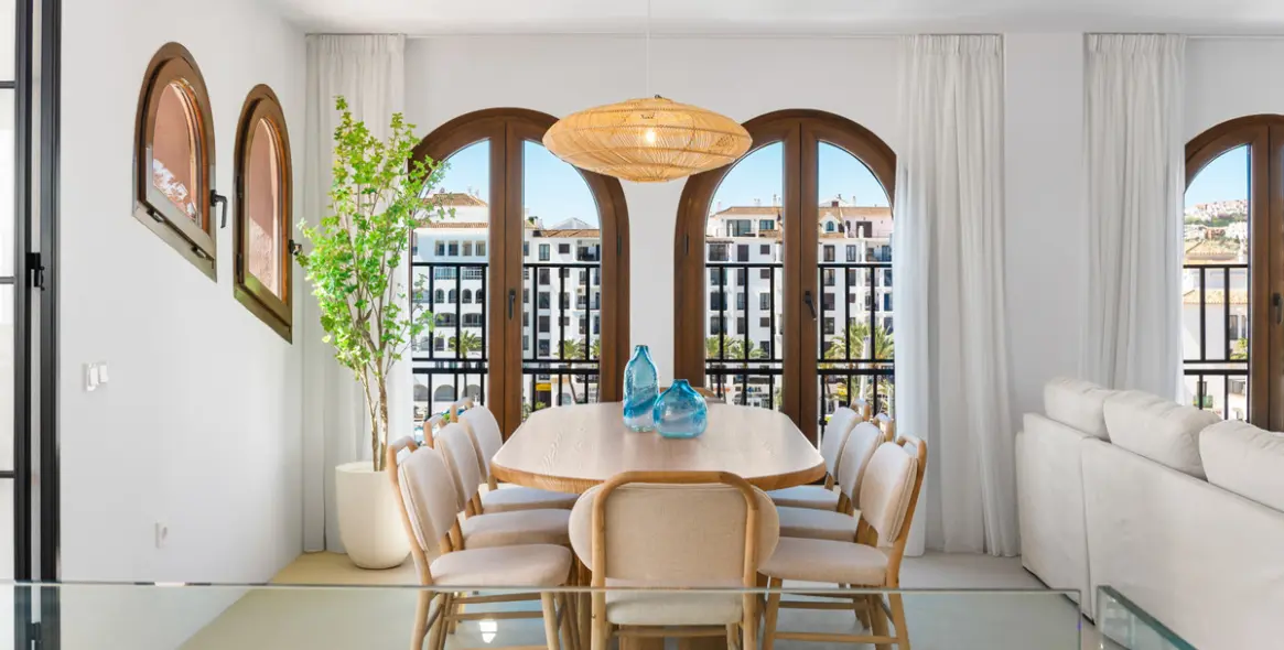 Sale of penthouse duplex in La Duquesa 9