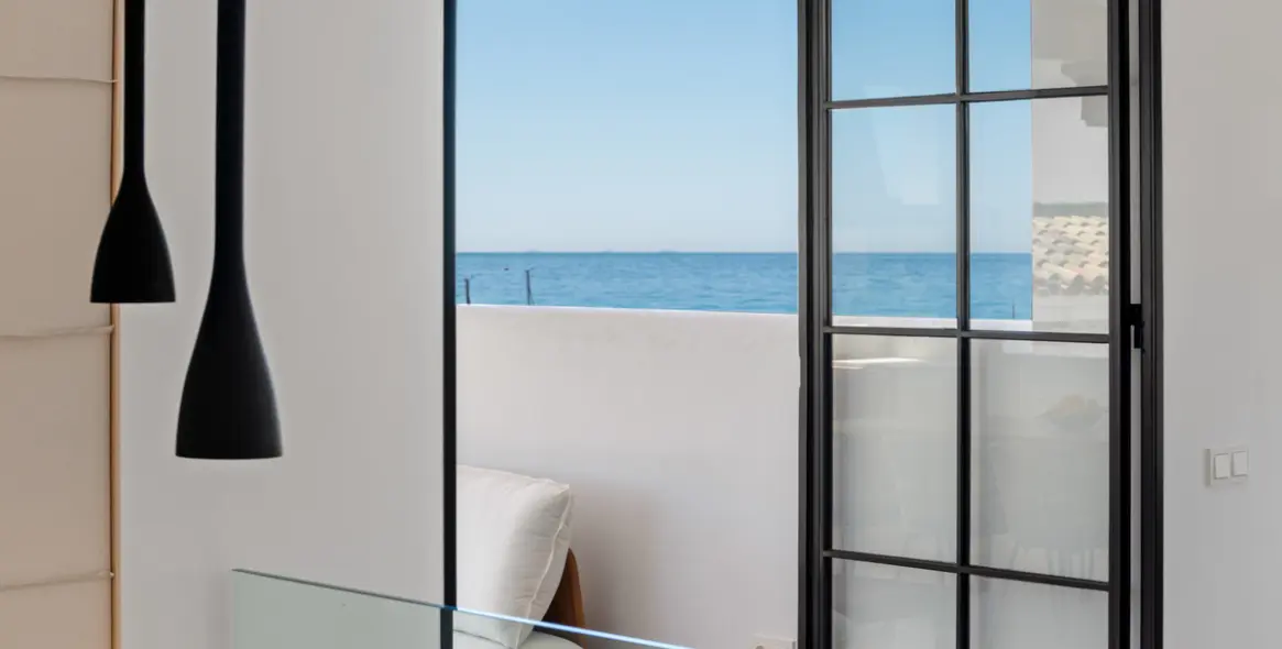 Sale of penthouse duplex in La Duquesa 18