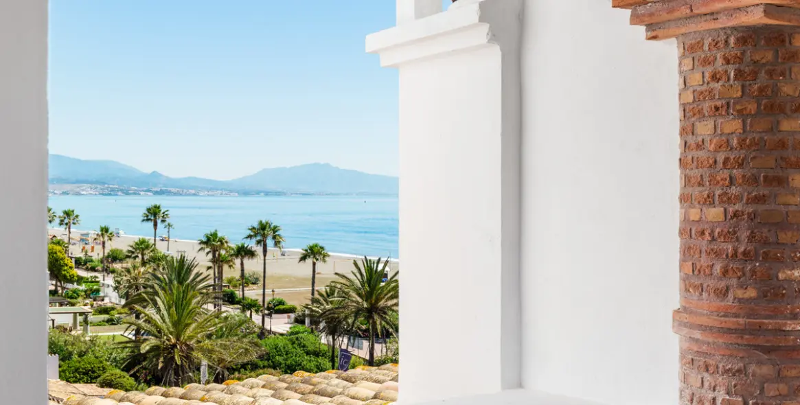 Sale of penthouse duplex in La Duquesa 20