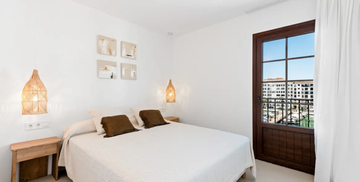 Sale of penthouse duplex in La Duquesa 26