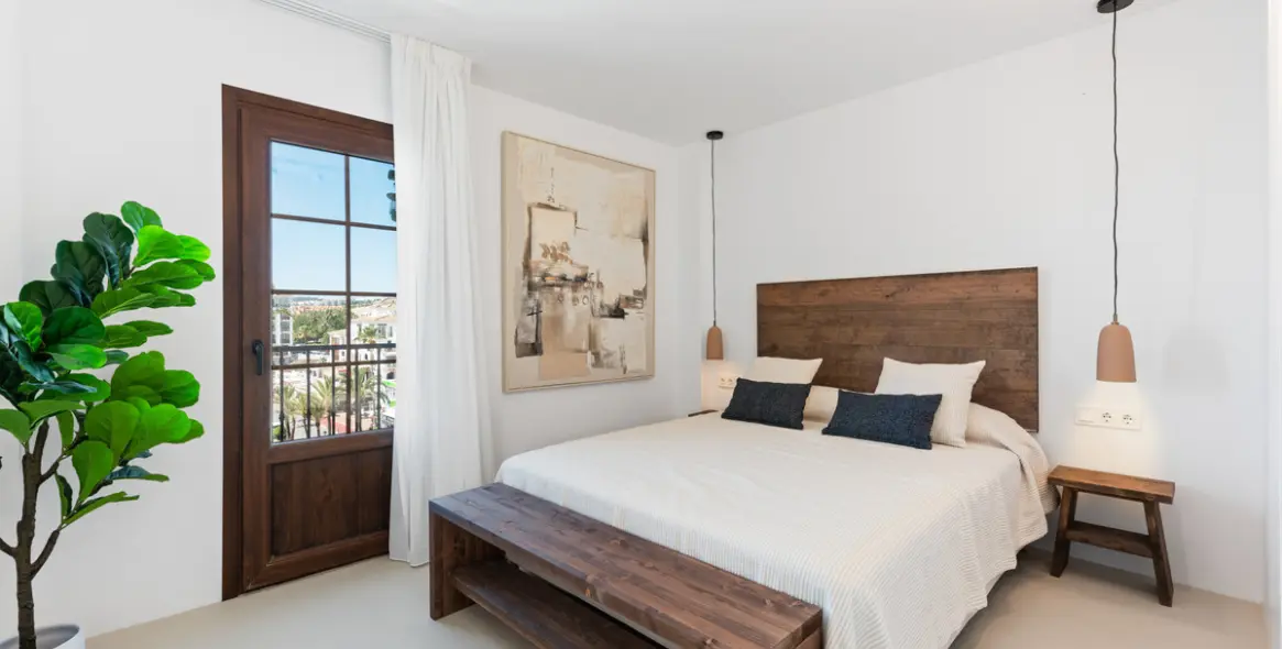 Sale of penthouse duplex in La Duquesa 28