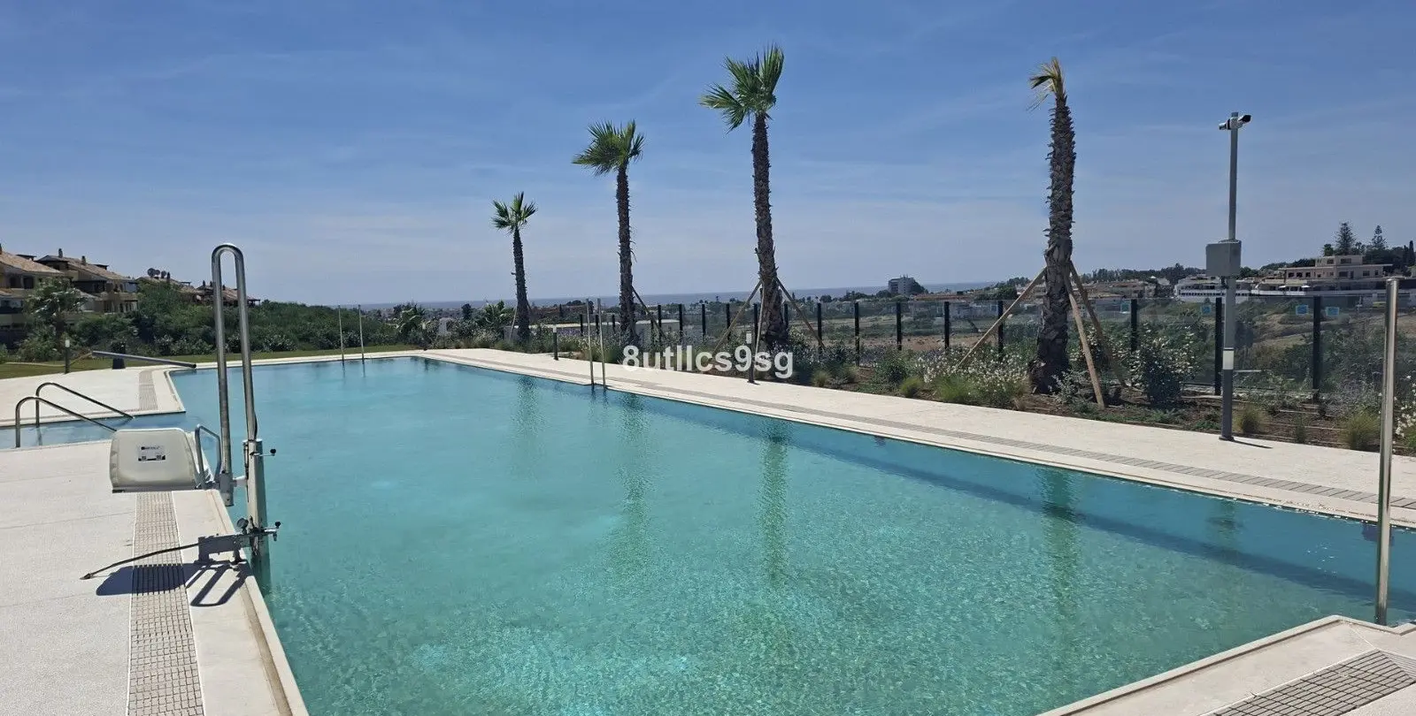 Продажа пентхауса в Estepona 1