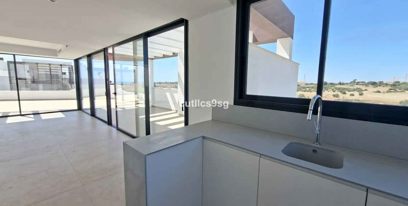 Продажа пентхауса в Estepona 14