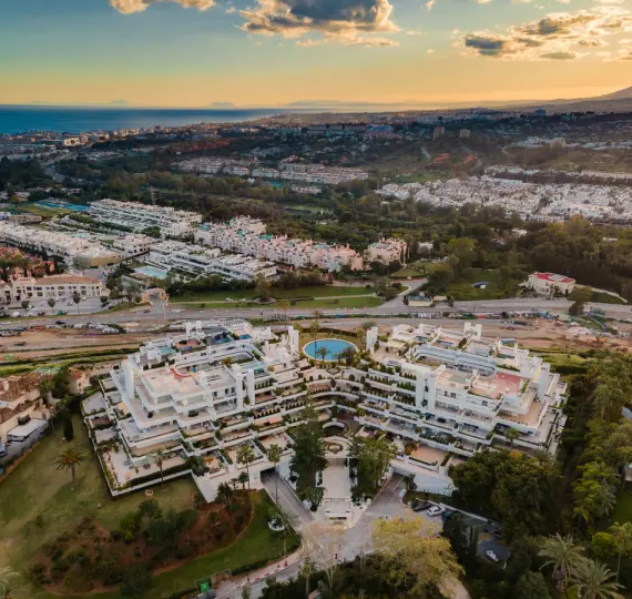 Venta de apartamento en planta media en The Golden Mile