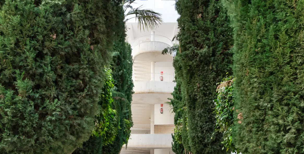 Продажа апартаментов на среднем этаже в The Golden Mile 11