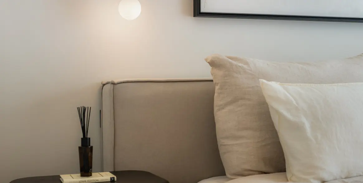 Sale of middle floor apartment in The Golden Mile 50