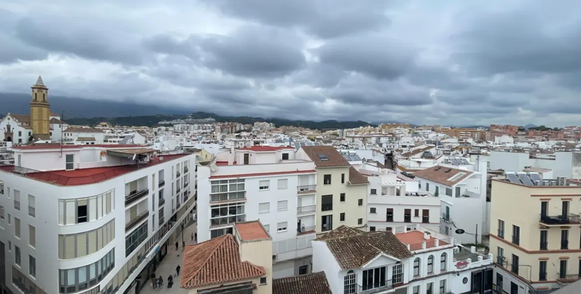 Sale of penthouse in Estepona (district Estepona) 1