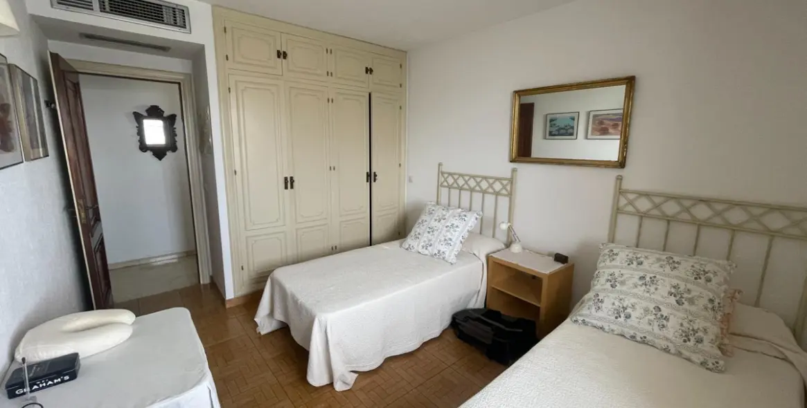 Sale of penthouse in Estepona (district Estepona) 5