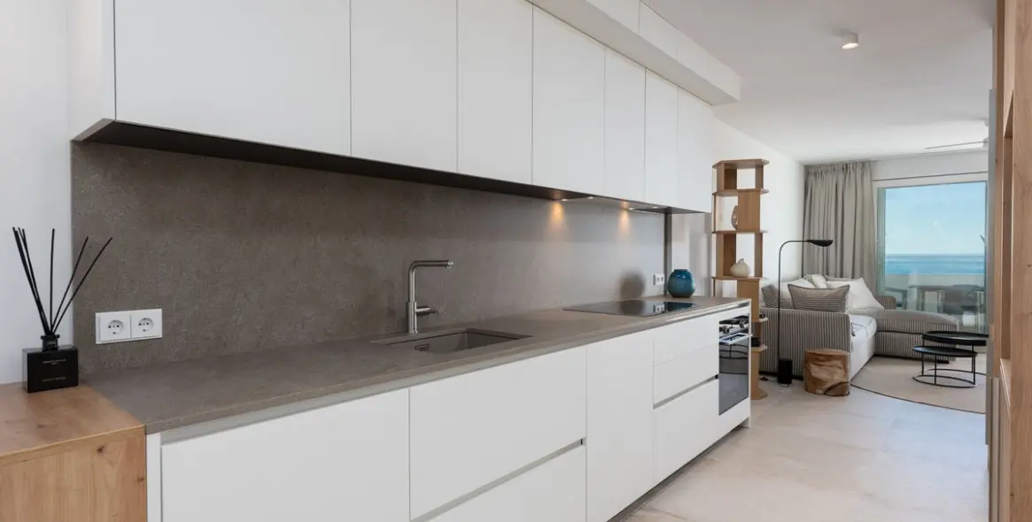 Sale of penthouse duplex in Calahonda 8