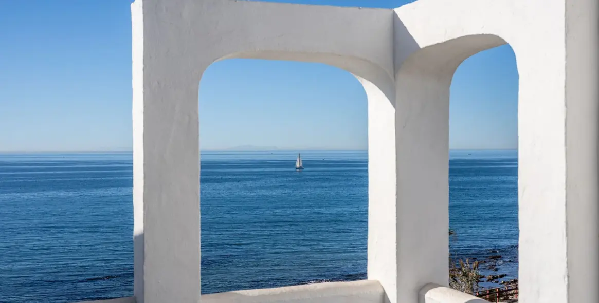 Sale of penthouse duplex in Calahonda 12