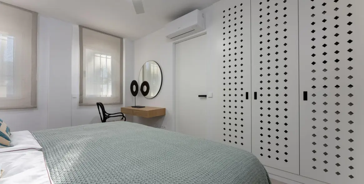 Sale of penthouse duplex in Calahonda 17