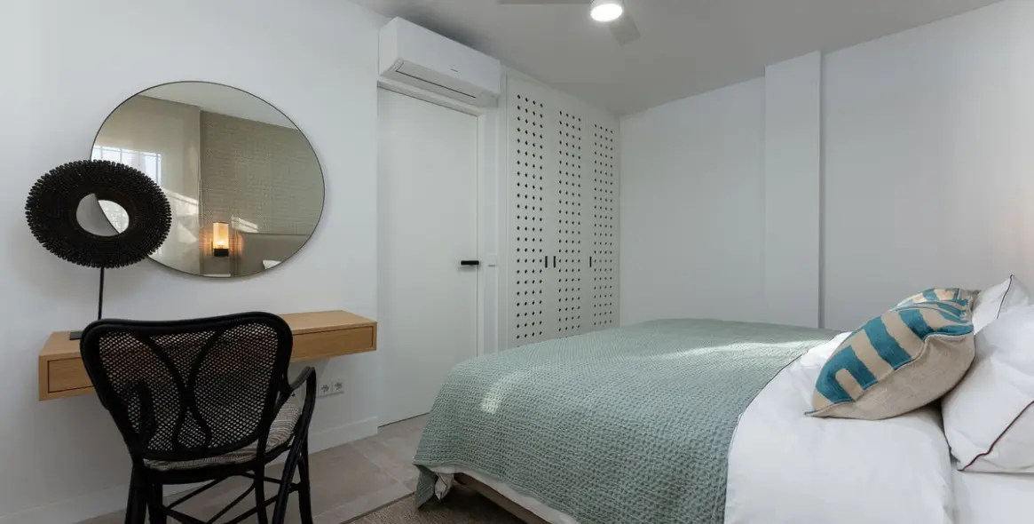 Sale of penthouse duplex in Calahonda 18