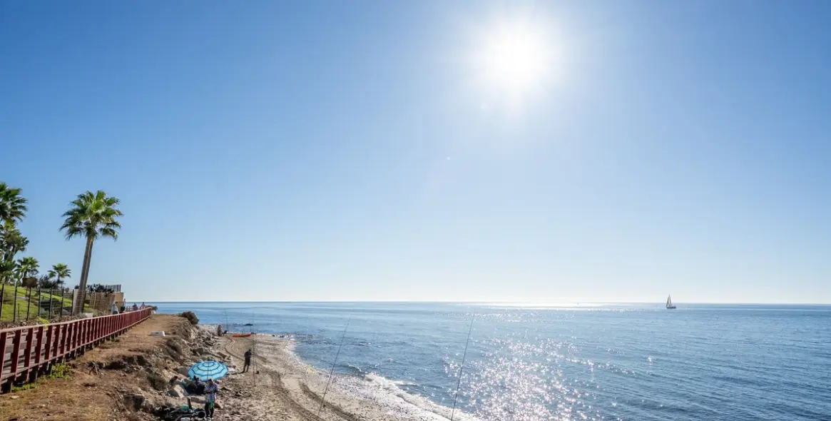 Venta de ático dúplex en Calahonda 34