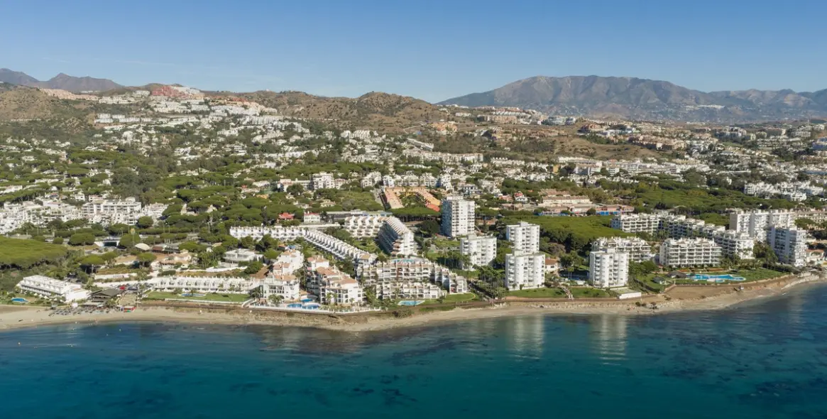 Venta de ático dúplex en Calahonda 37