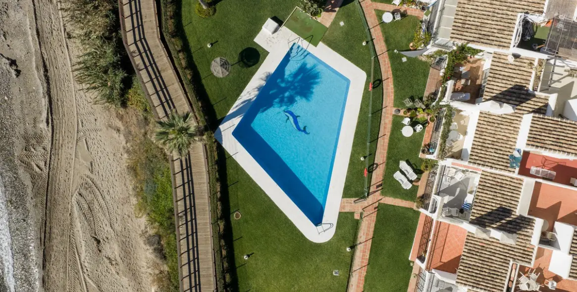 Venta de ático dúplex en Calahonda 41