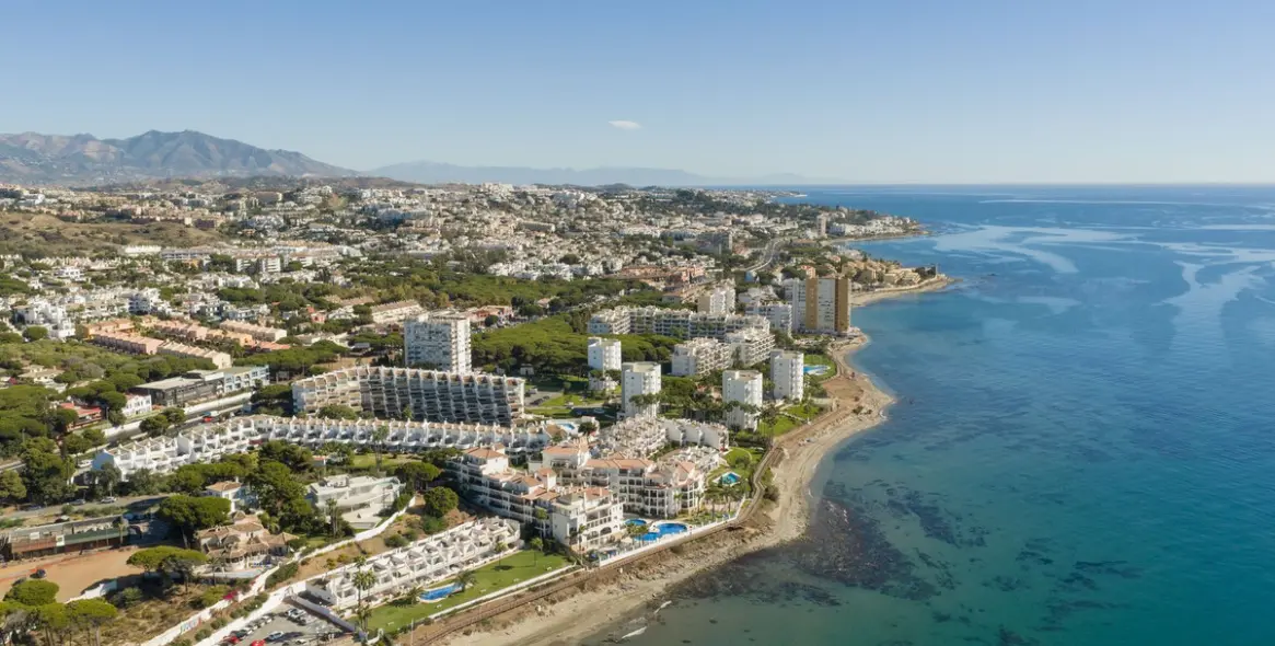 Venta de ático dúplex en Calahonda 44