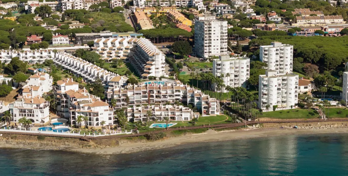 Venta de ático dúplex en Calahonda 45