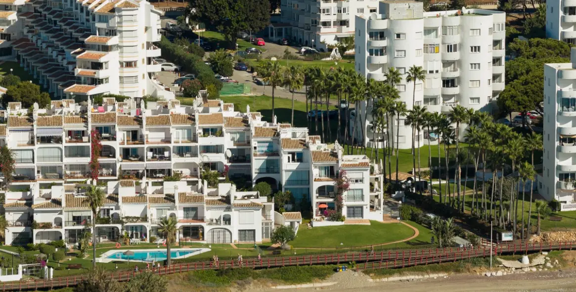 Venta de ático dúplex en Calahonda 46