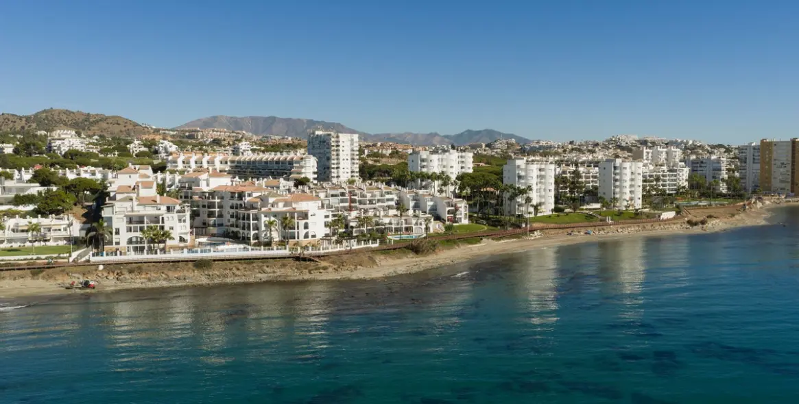 Venta de ático dúplex en Calahonda 47