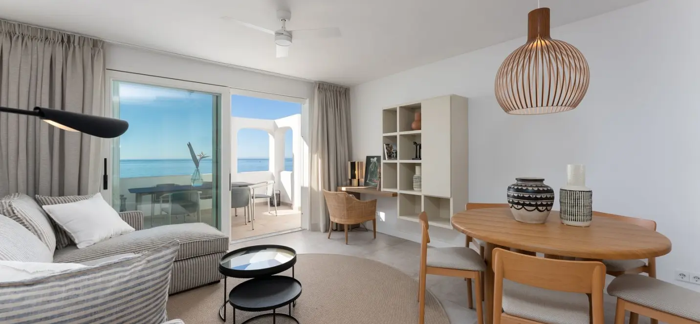 Sale of penthouse duplex in Calahonda 1