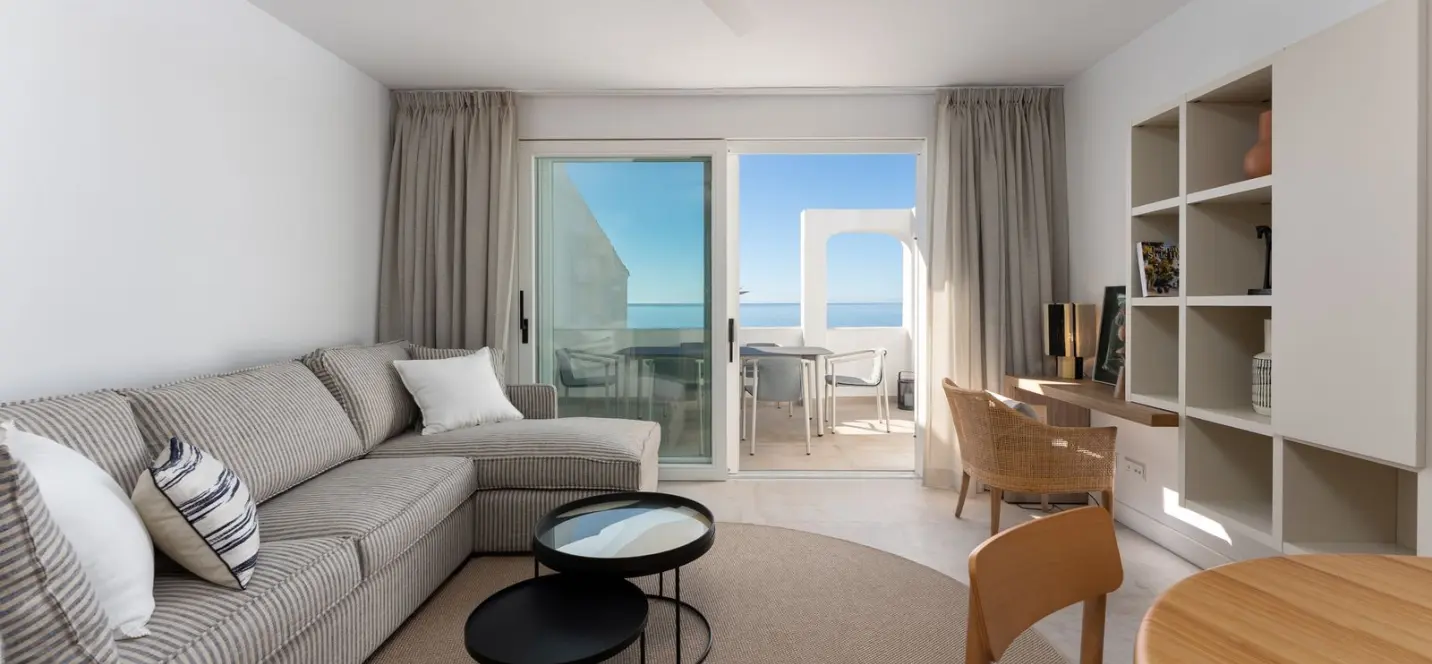 Sale of penthouse duplex in Calahonda 2