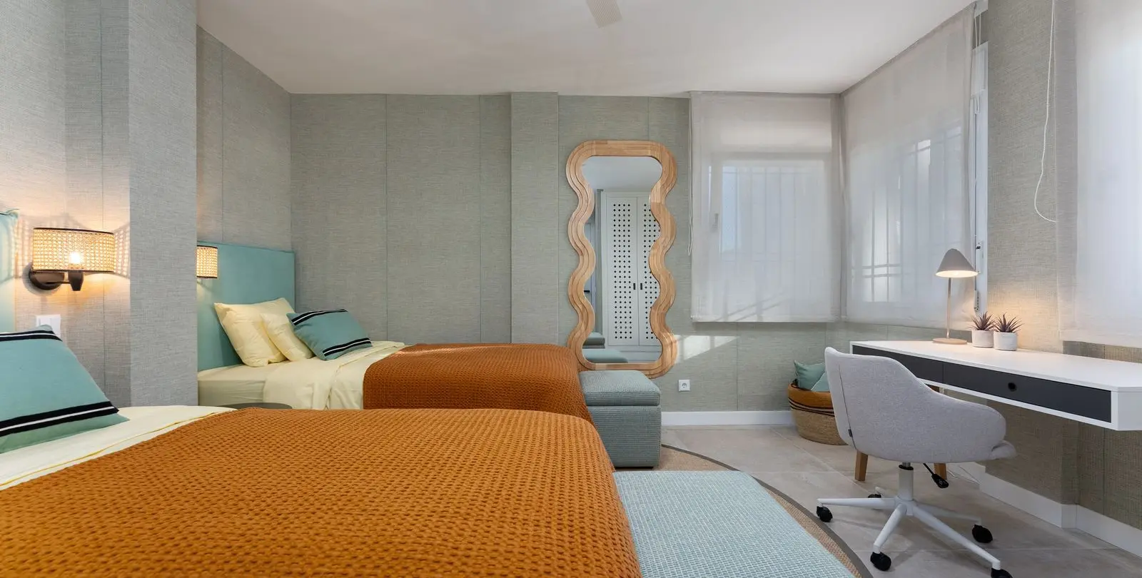 Sale of penthouse duplex in Calahonda 22