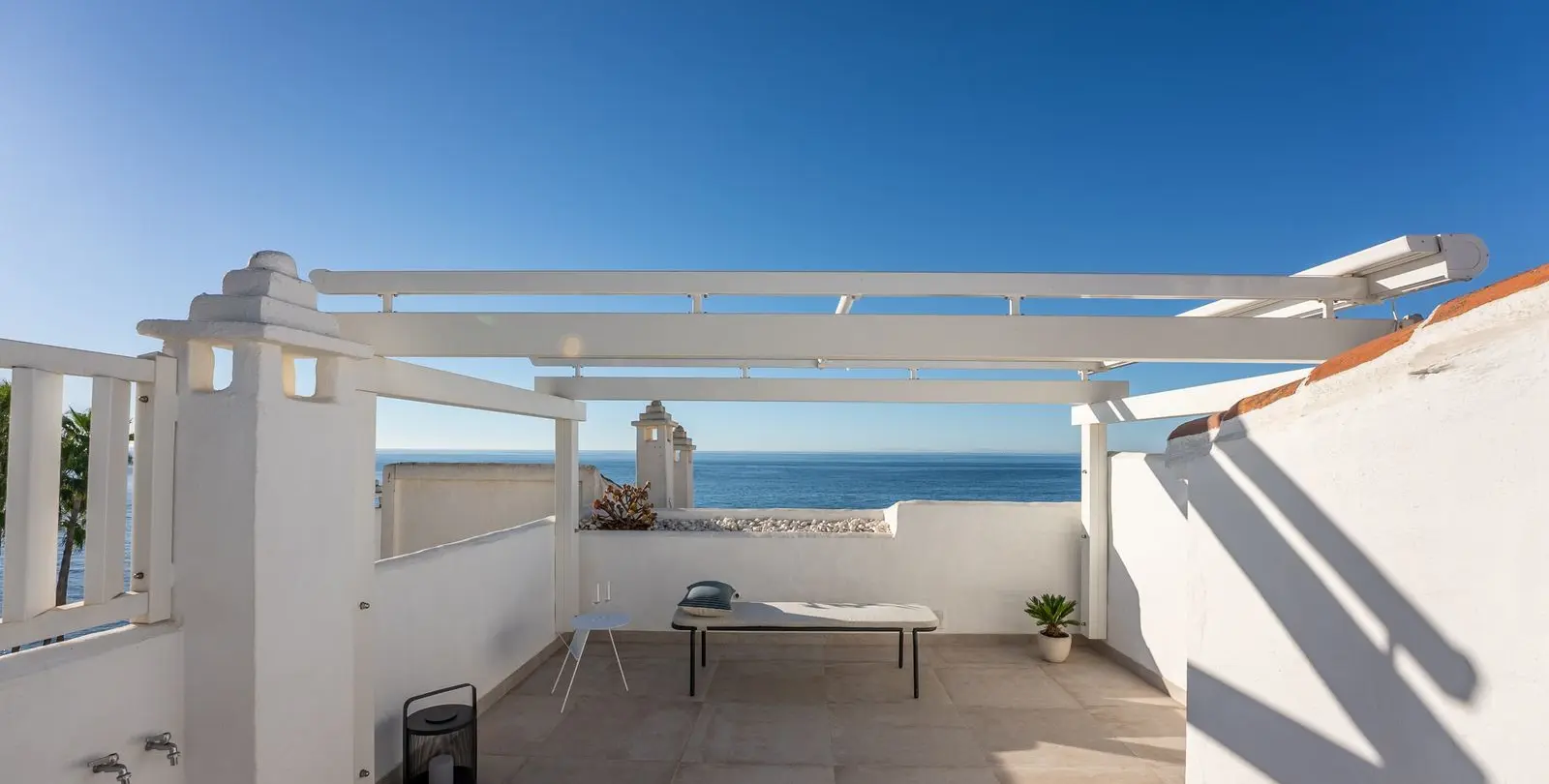 Sale of penthouse duplex in Calahonda 26