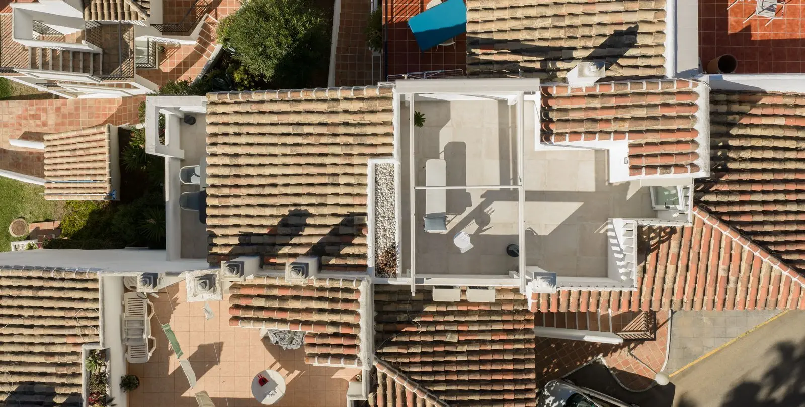 Sale of penthouse duplex in Calahonda 39