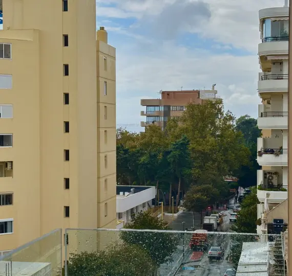 Venta de apartamento en planta media en Marbella