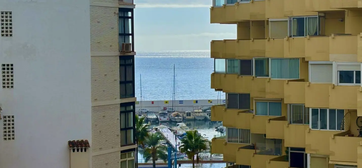 Sale of middle floor apartment in Marbella 1