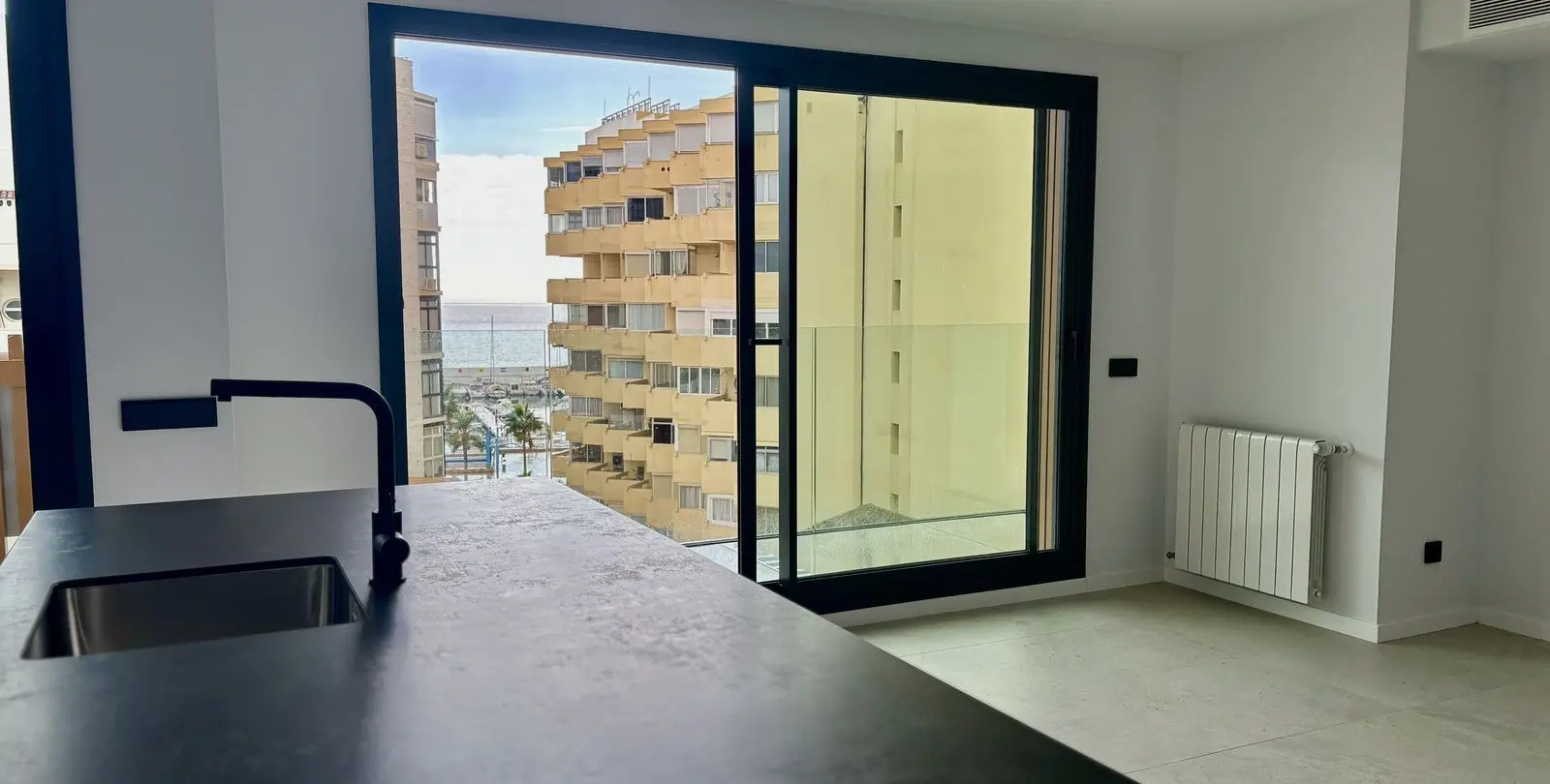 Продажа апартаментов на среднем этаже в Marbella 10