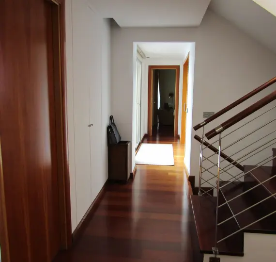 Detached villa R5052238