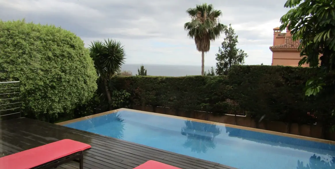 Sale of detached villa in Málaga Este 9