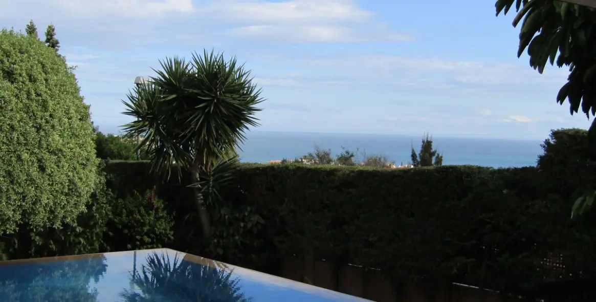 Sale of detached villa in Málaga Este 37