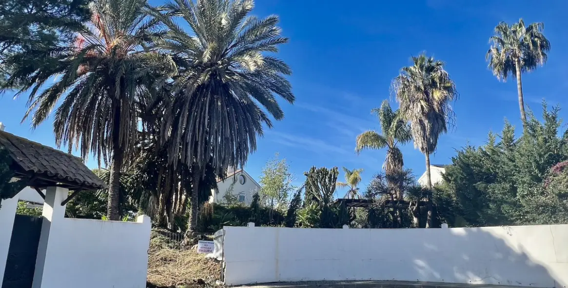 Продажа  жилого участка в Guadalmina Baja 1