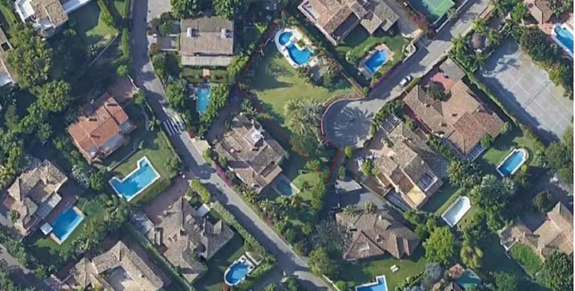 Продажа  жилого участка в Guadalmina Baja 2