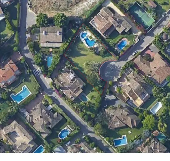 Venta de parcela residencial en Guadalmina Baja