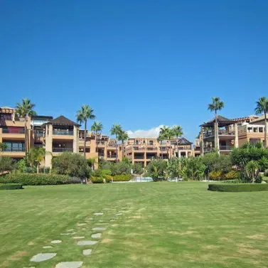 Venta de apartamento en planta baja en San Pedro de Alcántara