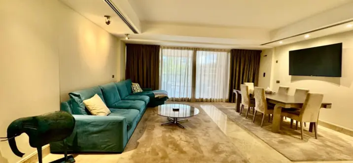 Venta de apartamento en planta baja en San Pedro de Alcántara 2