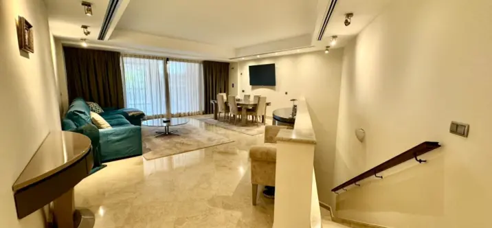 Venta de apartamento en planta baja en San Pedro de Alcántara 3