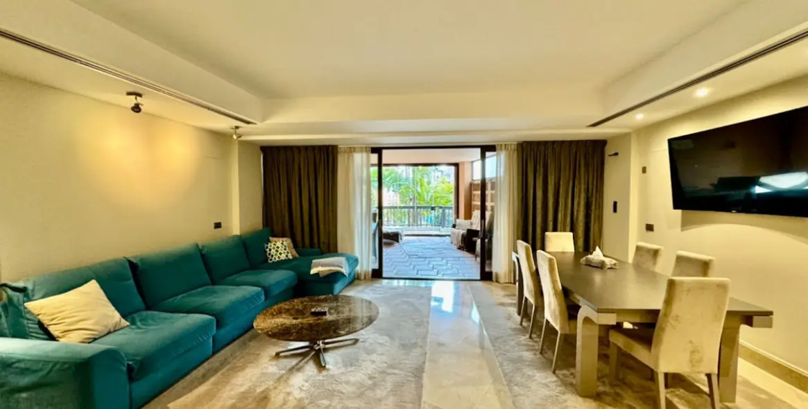Venta de apartamento en planta baja en San Pedro de Alcántara 6