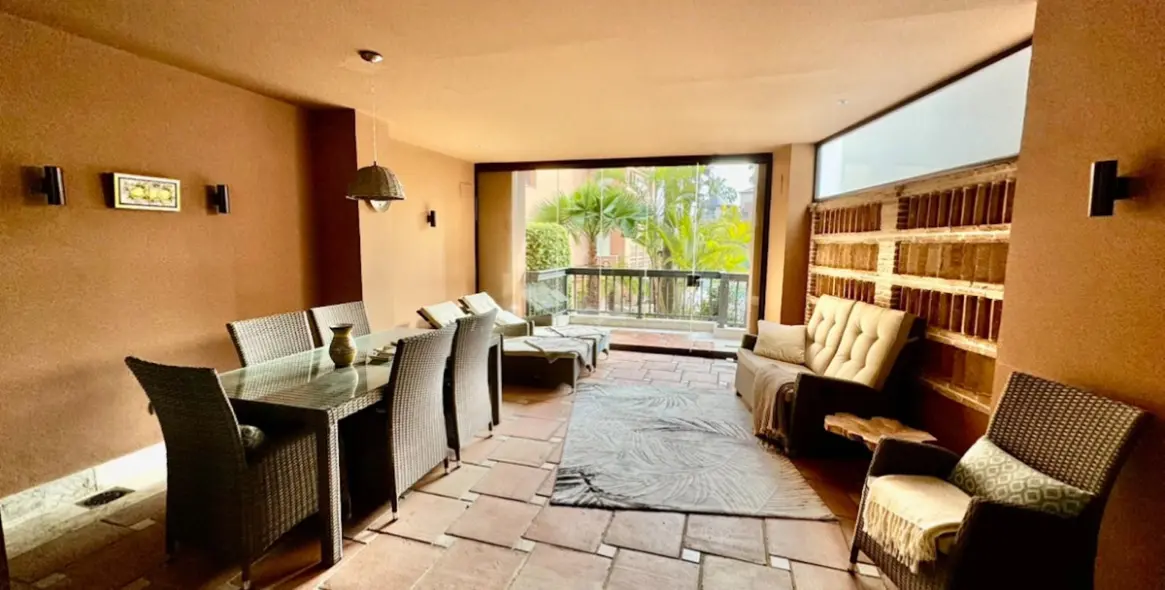 Venta de apartamento en planta baja en San Pedro de Alcántara 8