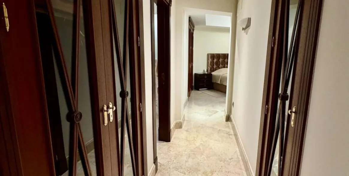 Venta de apartamento en planta baja en San Pedro de Alcántara 15