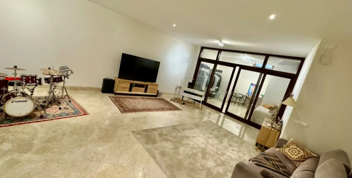 Venta de apartamento en planta baja en San Pedro de Alcántara 22