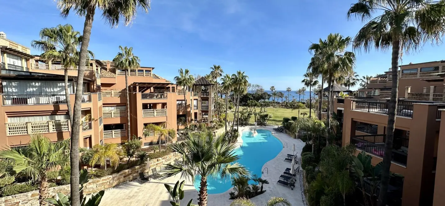 Sale of ground floor apartment in San Pedro de Alcántara 0