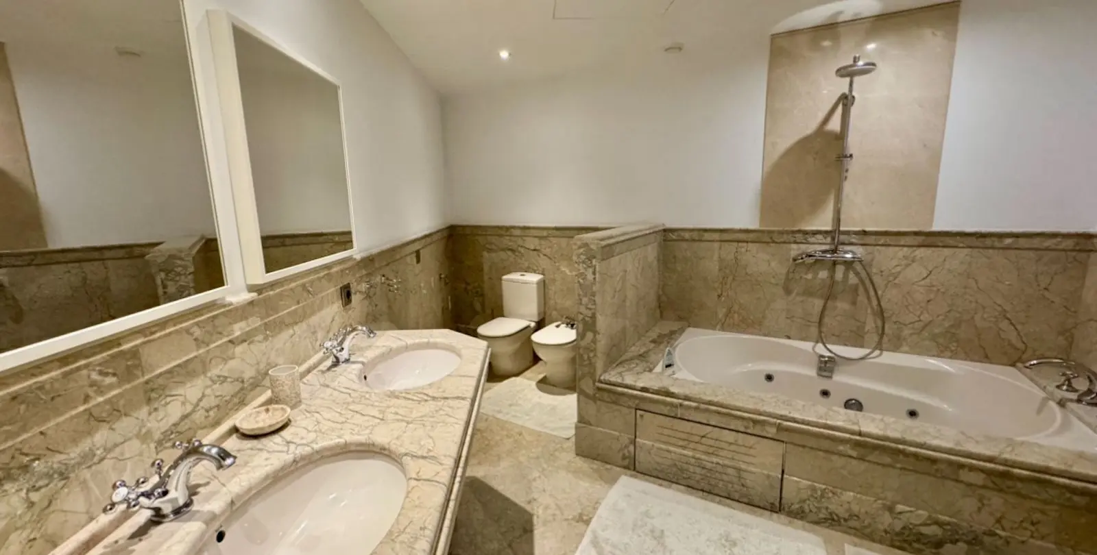Продажа апартаментов на первом этаже в San Pedro de Alcántara 13