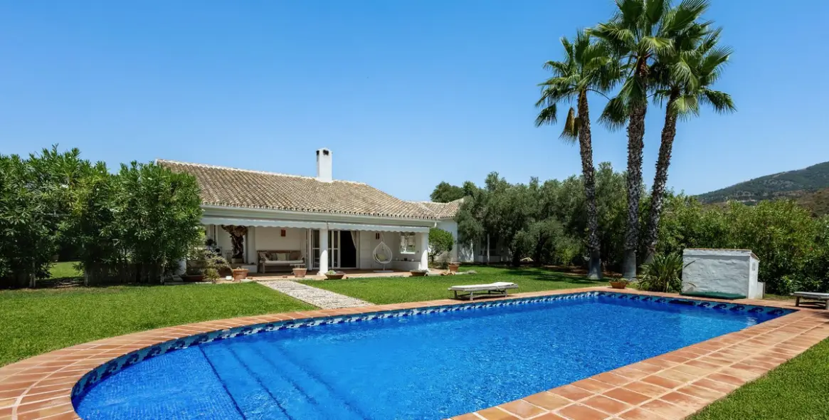 Продажа  отдельно стоящей виллы в Alhaurín el Grande 2